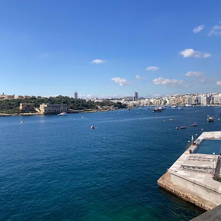 Charming Central Townhouse In Sliema Steps From Promenade And Sliema Ferry Apartment Exterior foto
