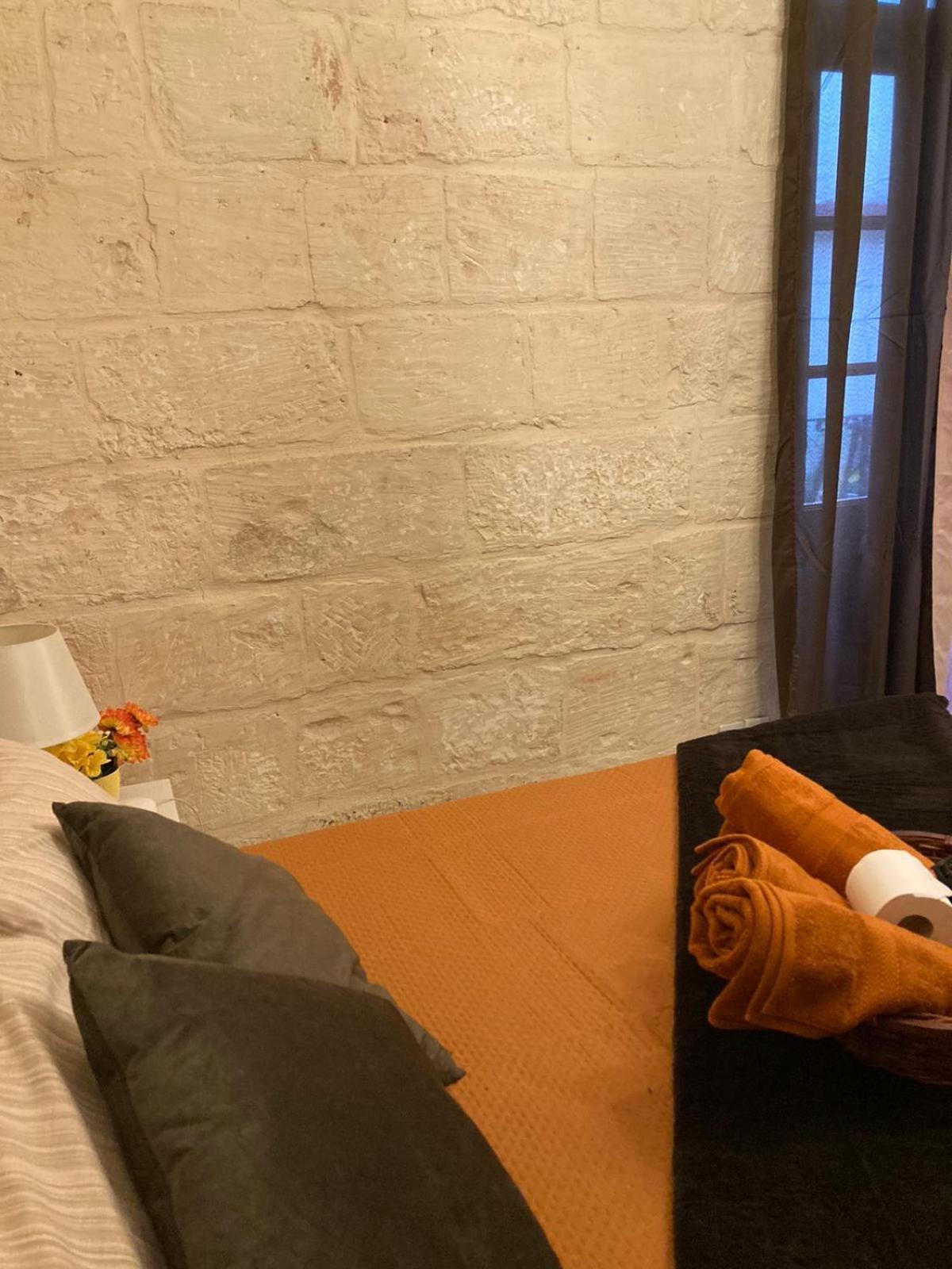 Charming Central Townhouse In Sliema Steps From Promenade And Sliema Ferry Apartment Exterior foto