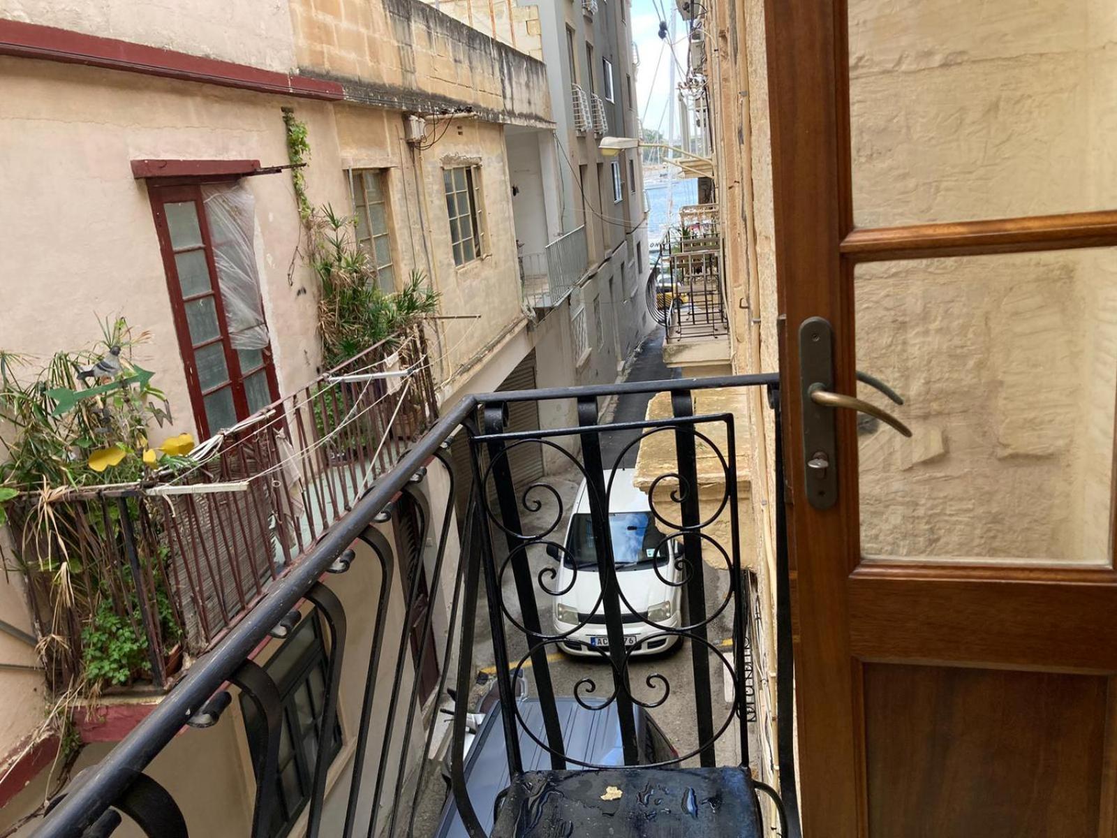 Charming Central Townhouse In Sliema Steps From Promenade And Sliema Ferry Apartment Exterior foto