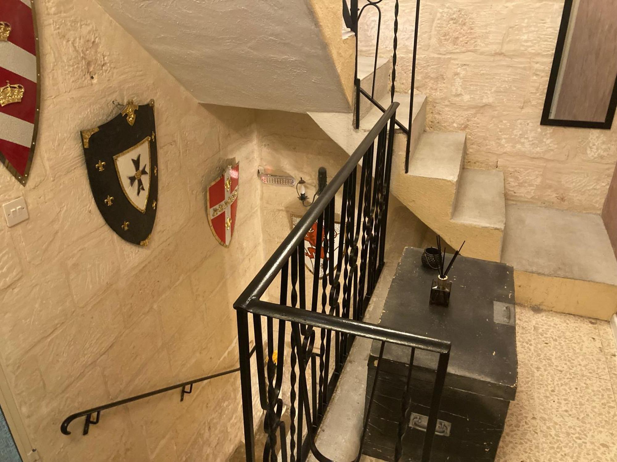 Charming Central Townhouse In Sliema Steps From Promenade And Sliema Ferry Apartment Exterior foto