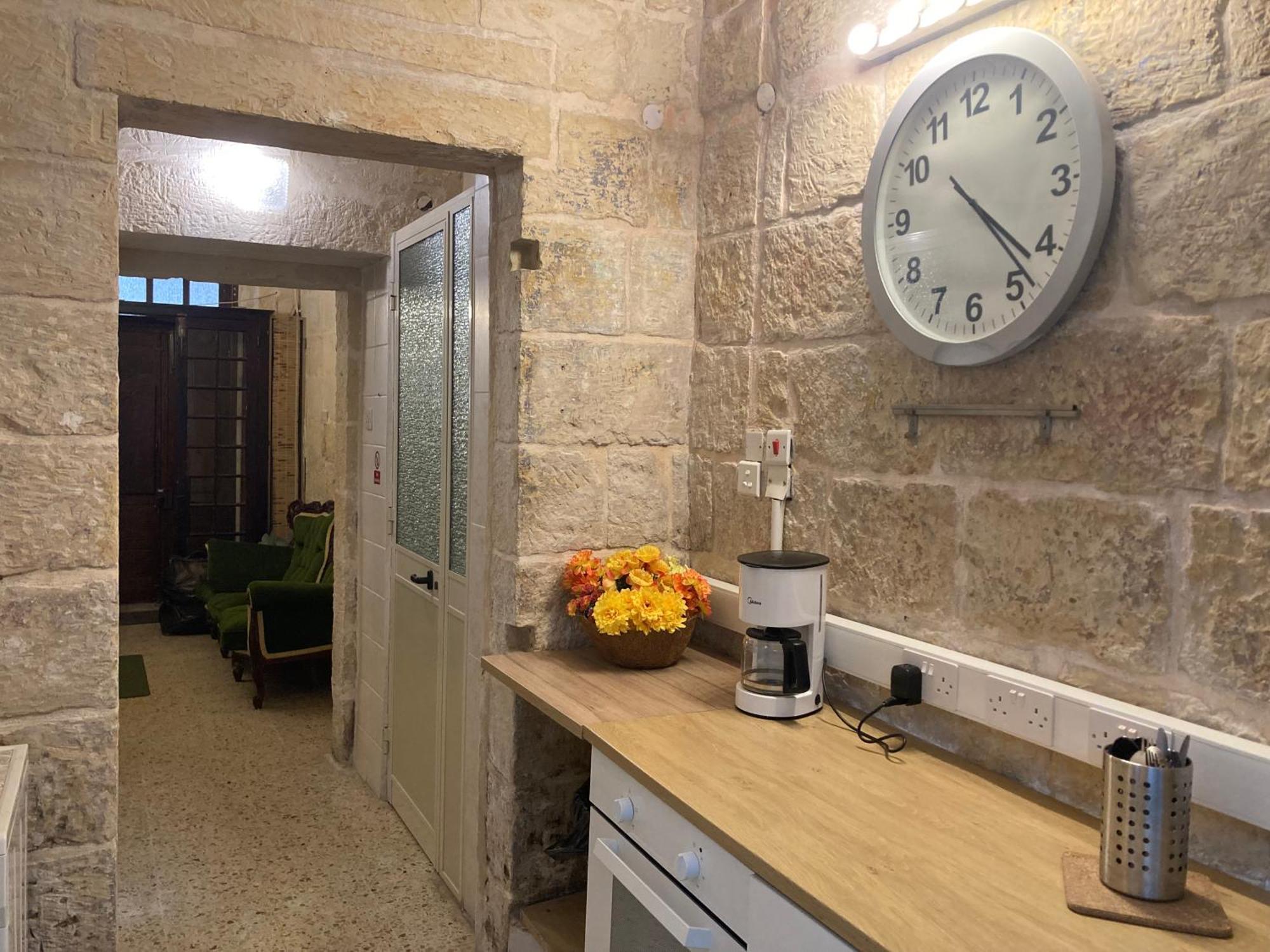 Charming Central Townhouse In Sliema Steps From Promenade And Sliema Ferry Apartment Exterior foto