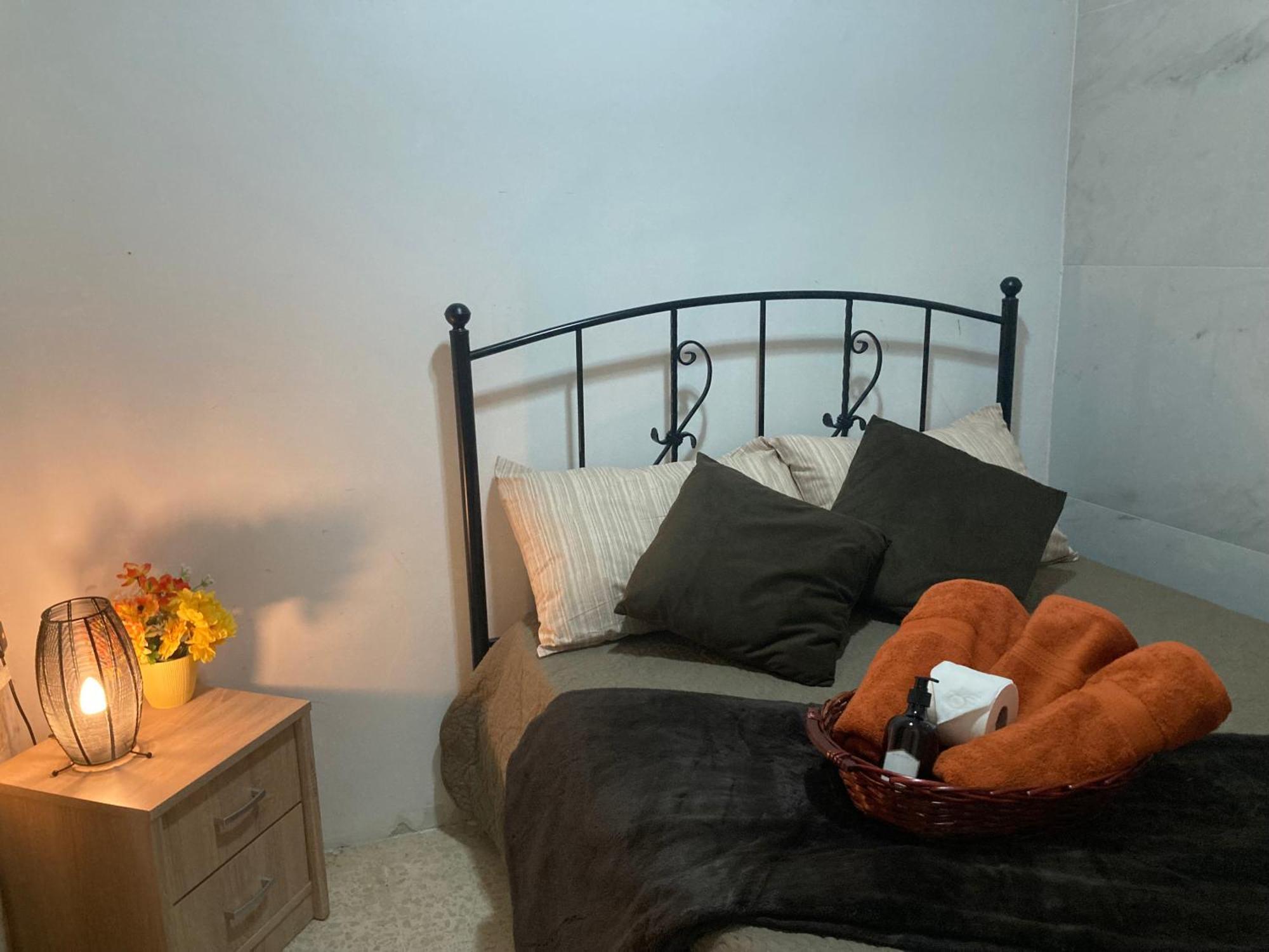 Charming Central Townhouse In Sliema Steps From Promenade And Sliema Ferry Apartment Exterior foto